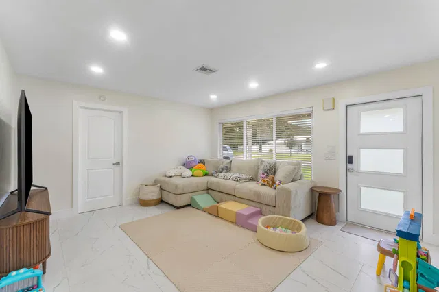  Residence photo 8