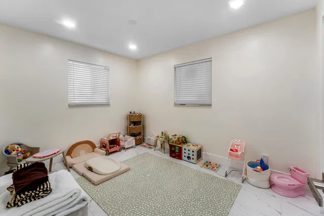  Residence photo 15