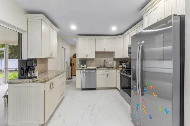  Residence photo 20