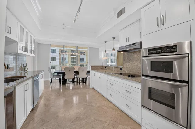 Townsend Place Unit Ph37 photo 9