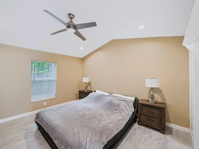  Residence photo 11