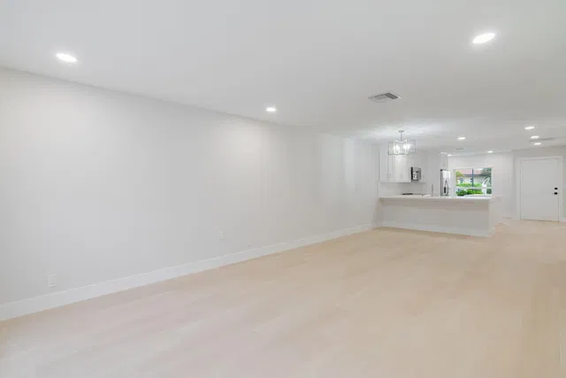 Unit C photo 17