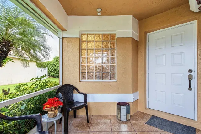  Residence photo 6