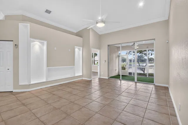  Residence photo 12