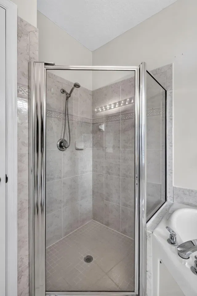  Residence photo 24