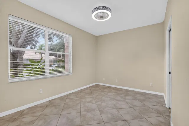  Residence photo 28