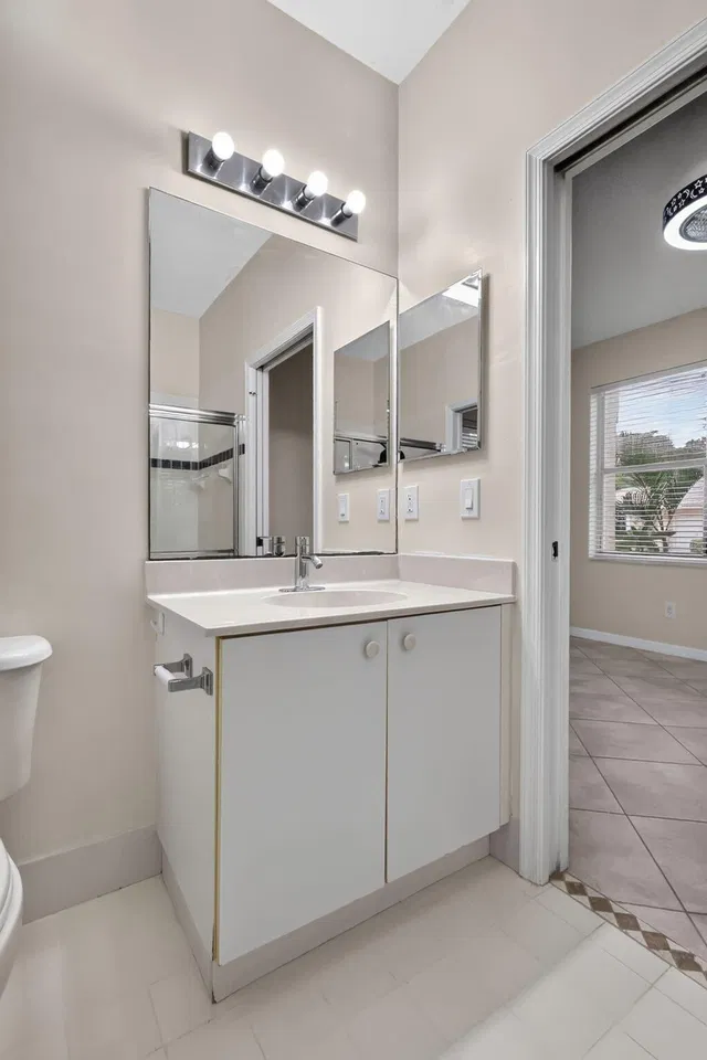  Residence photo 33