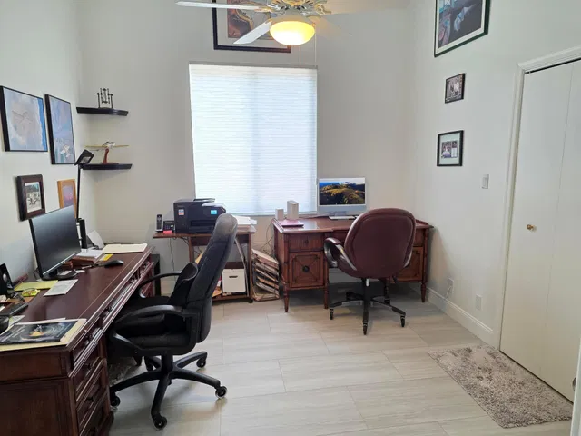 Residence photo 17