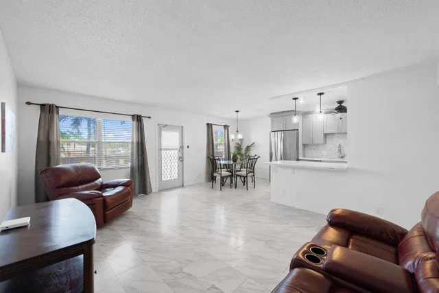 Residence photo 9