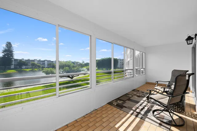 Residence photo 16