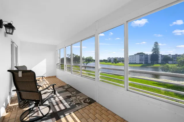 Residence photo 17