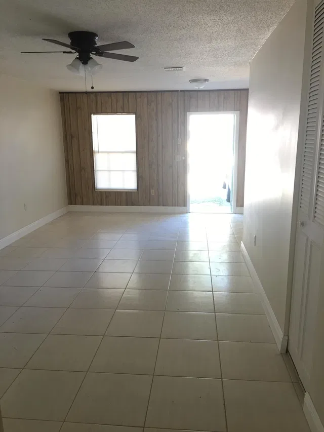 Residence photo 5