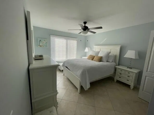 Unit 110 photo 6
