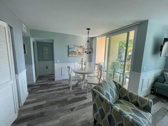 Unit 110 photo 17