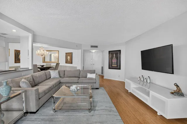 550 S Ocean Boca Residence photo 5