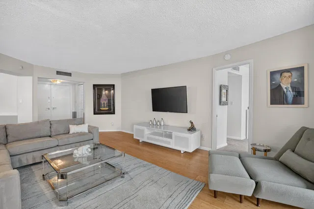 550 S Ocean Boca Residence photo 6