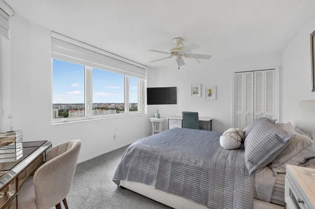 550 S Ocean Boca Residence photo 18