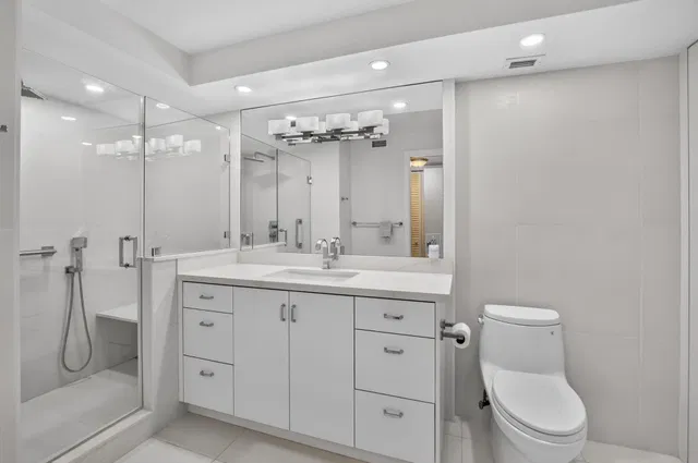 550 S Ocean Boca Residence photo 21