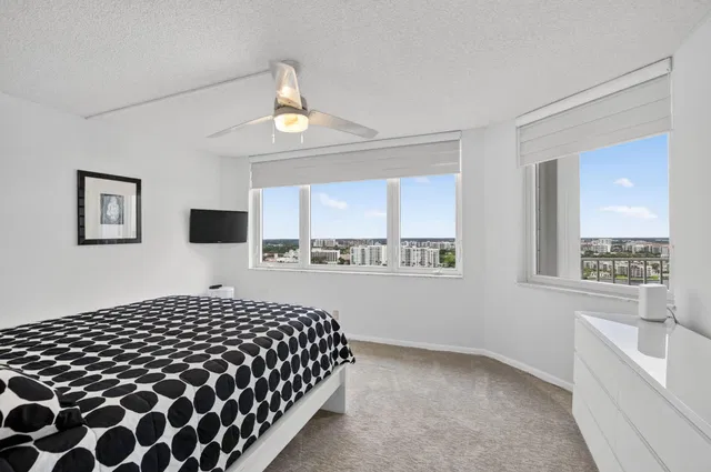 550 S Ocean Boca Residence photo 24
