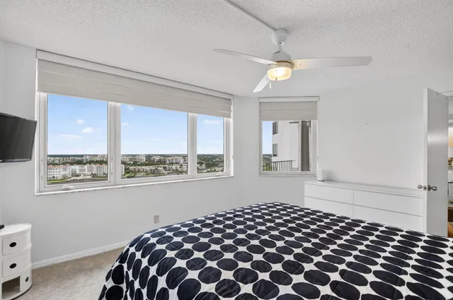 550 S Ocean Boca Residence photo 26