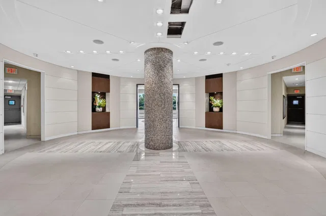 550 S Ocean Boca Residence photo 31