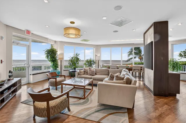 550 S Ocean Boca Residence photo 34