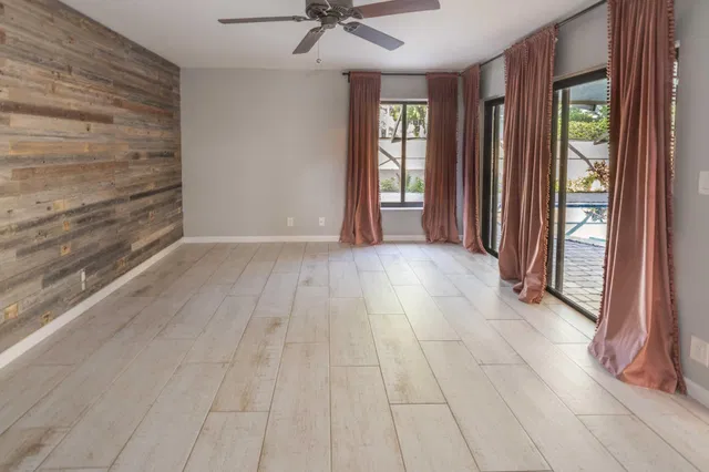  Residence photo 15