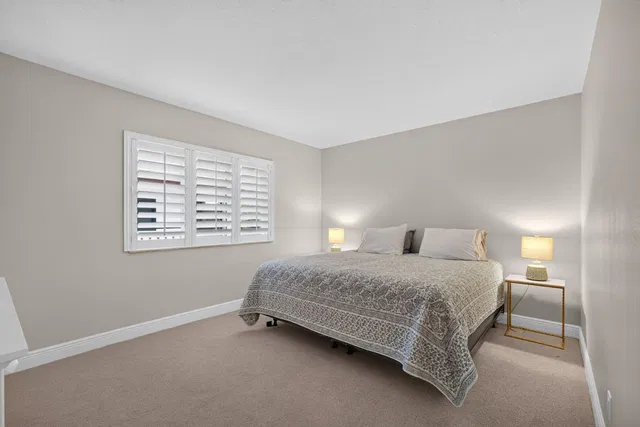 Unit 409 photo 18