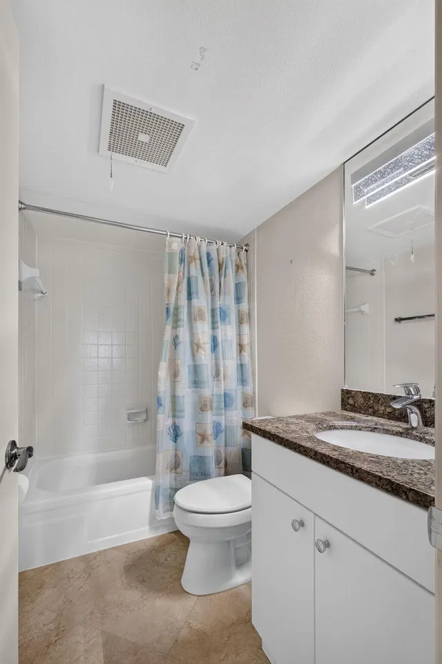 Unit 409 photo 21