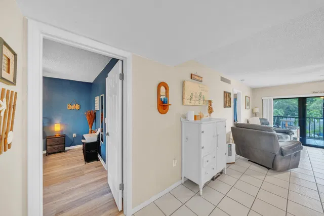 Residence photo 16