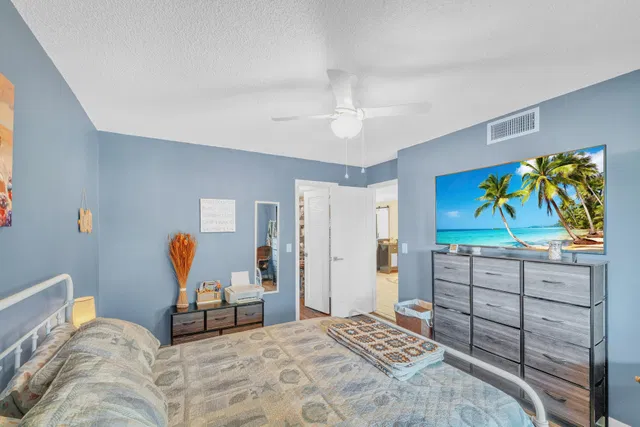 Residence photo 18