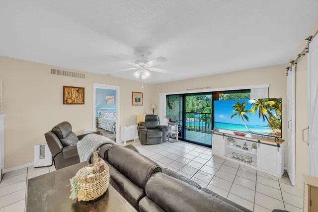 Residence photo 28