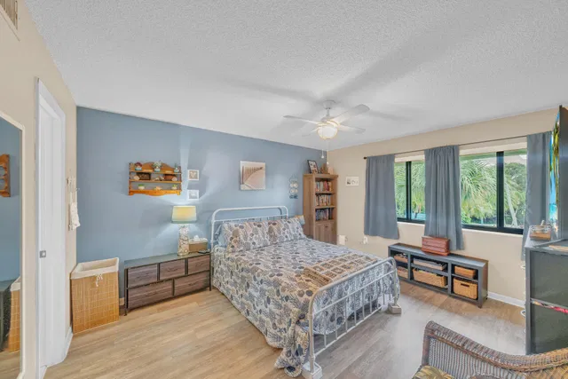 Residence photo 29