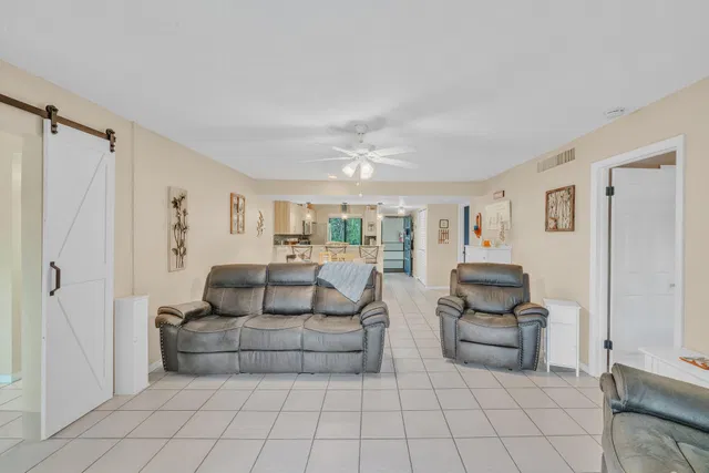 Residence photo 51