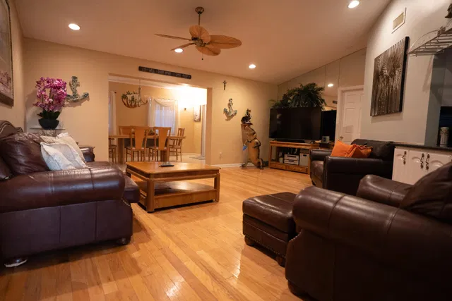 Residence photo 2