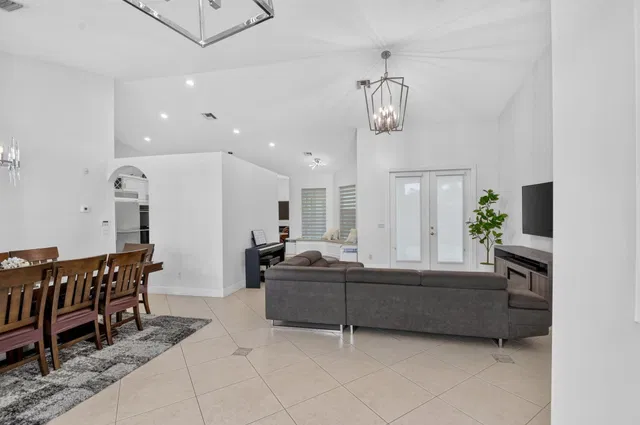 Residence photo 5