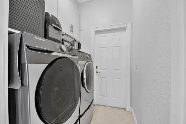 Residence photo 16