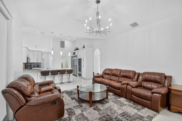 Residence photo 18