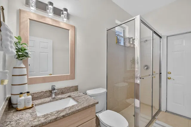 Residence photo 32