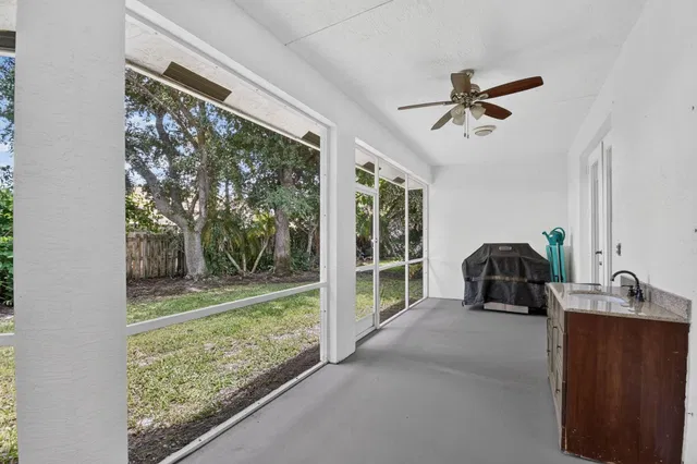 Residence photo 47