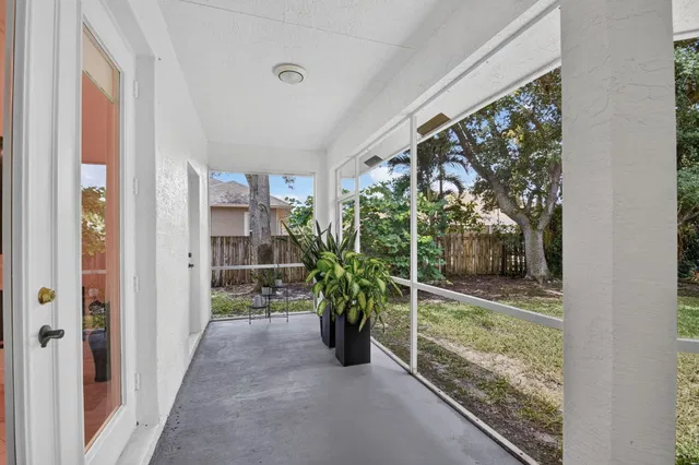 Residence photo 51