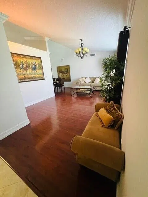 Residence photo 4