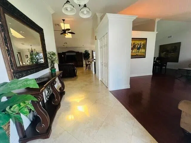 Residence photo 6