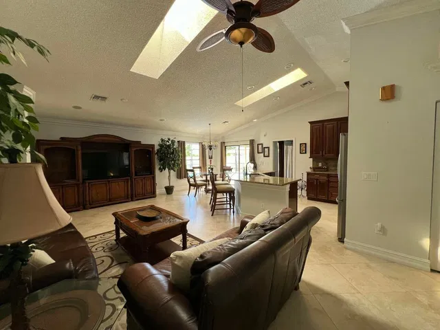 Residence photo 10