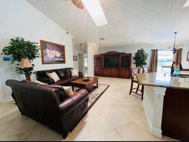 Residence photo 11