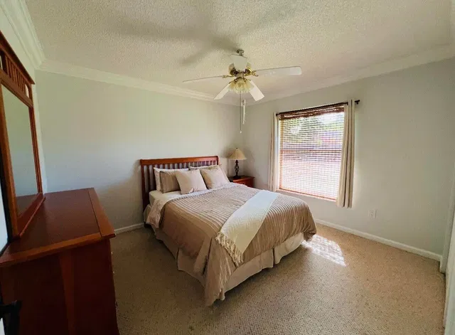 Residence photo 12