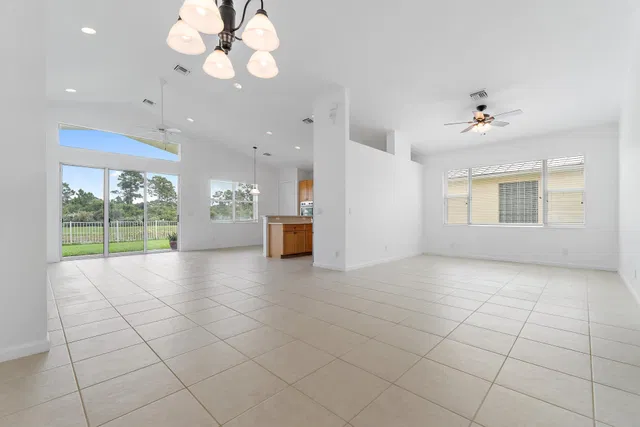 Residence photo 11