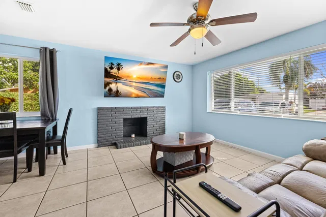 Residence photo 2
