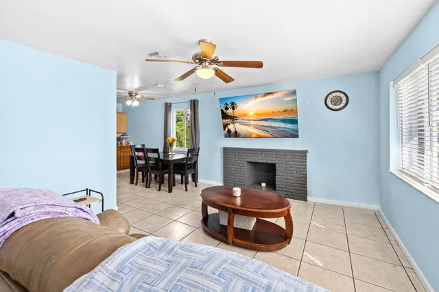 Residence photo 5