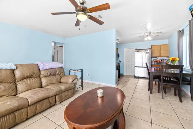 Residence photo 6